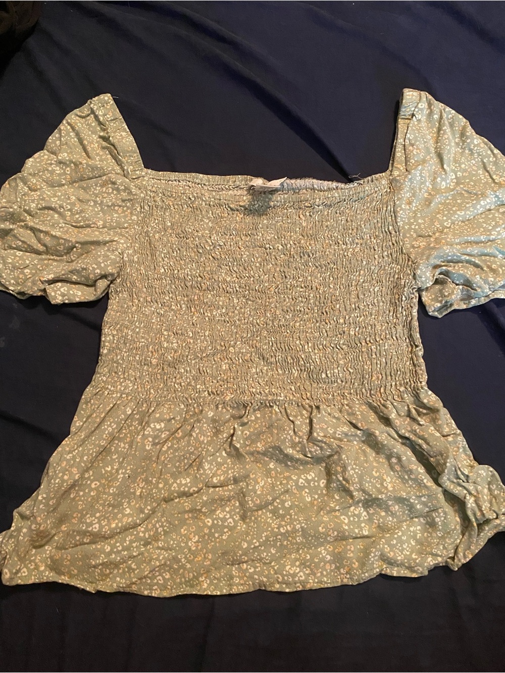 URBAN Romantics Sage Green Smocked Floral Puff Sleeve Crop Top